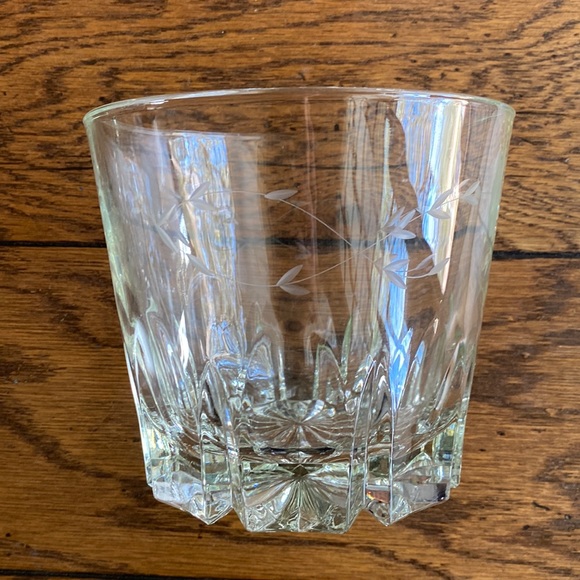 Decorative Crystal Bowl with Etched Design - Picture 3 of 8